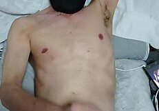 amateurs casually stroking in private session