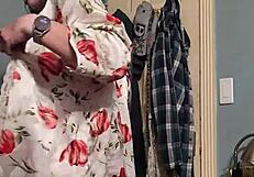 Fujiapple89 Strips Tease