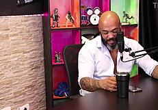 Gabriel And Julia Show Ass And Pussy