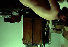 Подружка получает грубый любительский секс с другом