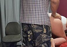 She Fucks Dildo Machine, Can't Resist!