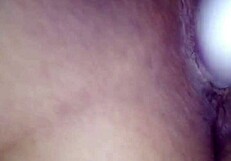 야, 내 아내가 딜도 장난감으로 엄청 세게 가는 거 봐!