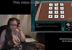 Scarlet joue nue avec ses mains dans le jeu partie 3