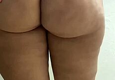 Soraya Shows Her Fantastic Round Ass 😍