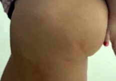 Soraya展示她那圆润的屁股 😍