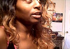 twerking to migos pop that in hd 😎