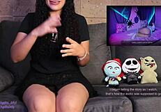 Mirando reacción erótica de fantasma para Halloween 2021 con chiquita mexicana 18+