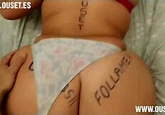 chica culona recibe una follada intensa a 4 patas con un enorme cock