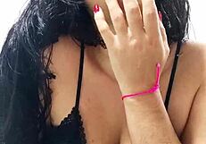 Arrecha Latina Seduces Until Reaching Orgasm