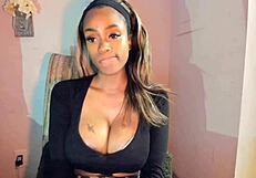 Tattooed milf plays with her pussy!