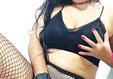 Arrecha Latina Seduces Until Reaching Orgasm