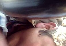 Me sube a su carro y lo hago venir con garganta profunda