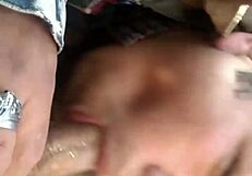 Me sube a su carro y lo hago venir con garganta profunda