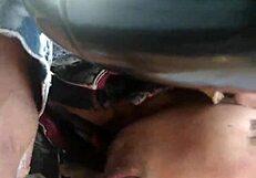 Me sube a su carro y lo hago venir con garganta profunda