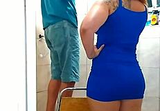 transei com vizinho casado enquanto mulher trabalhava