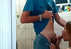 transei com vizinho casado enquanto mulher trabalhava