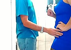 transei com vizinho casado enquanto mulher trabalhava