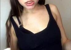 Is this babe sexy on webcam?