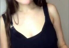 Is this babe sexy on webcam?