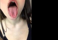 Is this babe sexy on webcam?