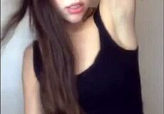 Is this babe sexy on webcam?