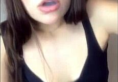 Is this babe sexy on webcam?