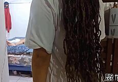 termine de follar a mi hermanstro cuando lo vicito en el cuarto la polla de mi hermanastro me gusta en mi culo