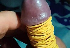 嘿，伊福斯莱夫在玩橡皮筋！ 😊