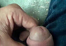 i'm a gay brasileiro masturbating in the mato, feeling horny