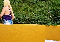 A Safada Se Exibe Sem Medo