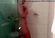 Hellen Almeida Disfrutando una Ducha Caliente y Vaporosa