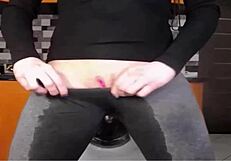 Hey, look at these amazing strong squirts soaking my leggings!