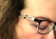 Sexwife Karolina necesita mamar la polla de su marido