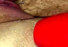 Watch this hot chunky pussy getting fisted