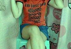 Wow! Asian Girl Paints Naked Body With Lipstick In Homemade Clip