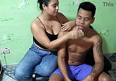 أخت زوجية تُعزي بمصة بعد مشادة!