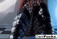 Watch sexy dani daniels pleasure herself solo