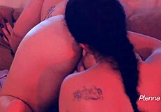 Αργές κινήσεις Λατίνας υπαινίσσονται καυτό βραζιλιάνικο γοητευτικό σε κάθε βλέμμα