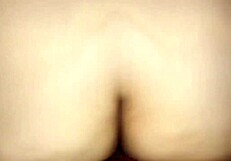 جلوس مع كس رطب وشهوة فتيش زوجين منزلي ينيكان