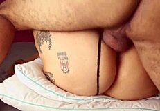 Amateur Latina removes condom and gets creampied by lover