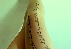 جمال صيني يغري بالجوارب مع فتيش القدمين