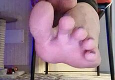 Dirty slut in black leggings fondles her fingers in the shower!