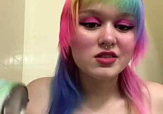 Alice Bangz Cleans Her Bathroom Thoroughly