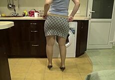 Big butts flash without panties in hotel