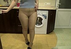 Big butts flash without panties in hotel