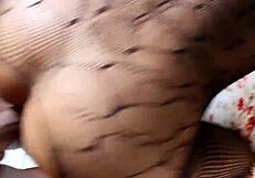 Vizinha ganhou lingerie e pagou com o cuzinho