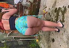 i hired this maid with big ass who sucked my dick