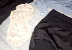 Me masturbé y corrí en calzones de amiga