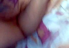 صديقتي المراهقة تنفجر بالقذف! واو!