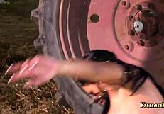 Wow, Southern Beauty Takes Big Dick Anal Deep!